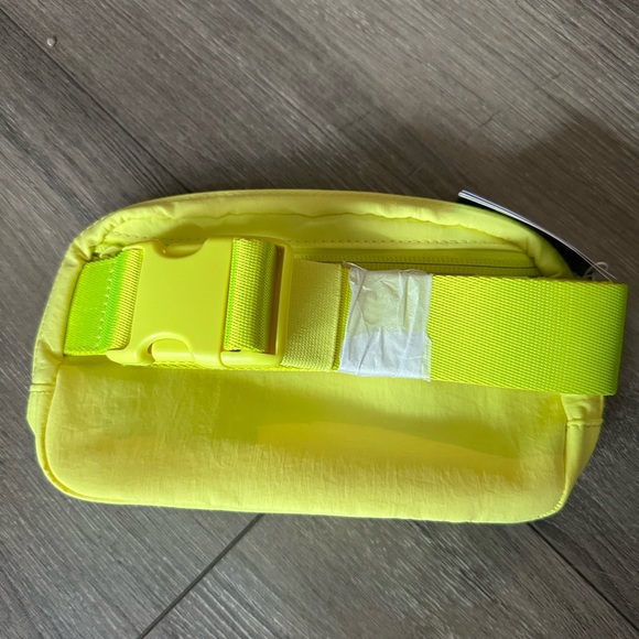 Lululemon everywhere belt bag “Elle” - Picture 2 of 3